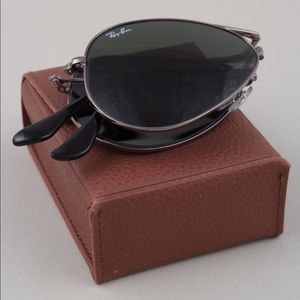 Black gun metal folding ray ban aviators